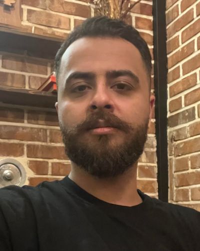 عکس پروفایل معین کاظمی